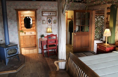 Prescott Apartment | Country Garden Studio - Prescott Cabin Rentals