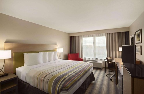 Marina Hotel | Country Inn & Suites by Radisson, Monterey Beachfront-Marina, CA