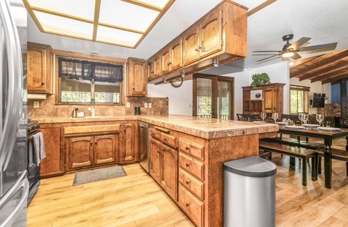 Trinity Center House | COUNTRY LAKE RETREAT. Special rate. Book now.