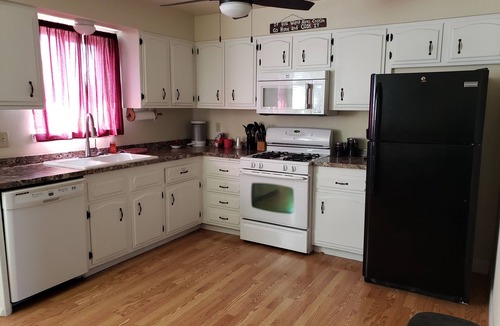 Enoch House | Country Retreat: 3-Bed Haven with Hot Tub, Yard & Minutes to Next Adventure!