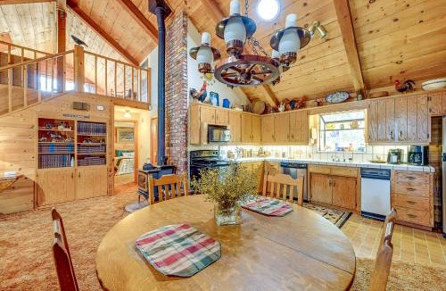 Badger House | Countryside Views: Family-Friendly Badger Cabin