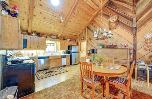 Badger Cabin | Countryside Views: Family-Friendly Badger Cabin