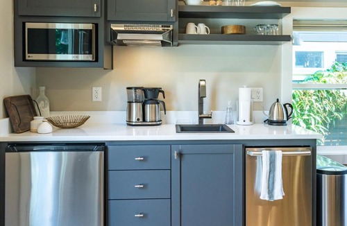 Historic Railroad District House | Courtside Cottage~10-minute walk from OSF~Pet Friendly