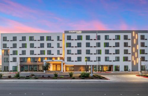 Woodland Hotel | Courtyard by Marriott Woodland