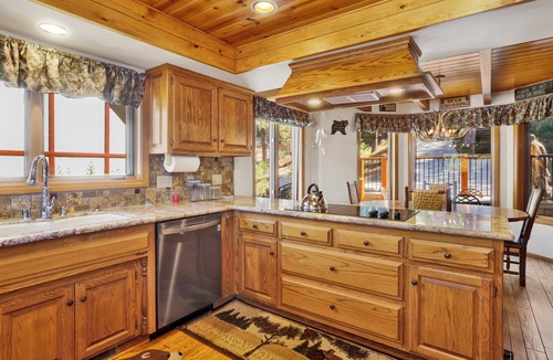 Boulder Bay Cabin | Cove Lakefront Chalet #2098