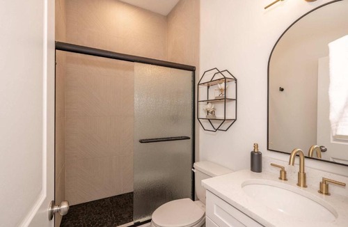 Covington House | Covington Charm 201