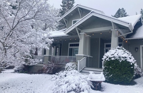 Jacksonville House | Cowgirl Craftsman - Private King Suite Upstairs - Historic Downtown J'ville