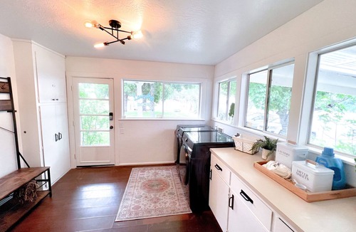 Douglas Flat House | Coyote Creek Ranch + Pool House near Murphy’s