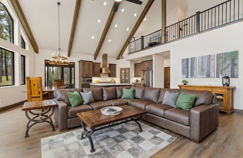 Fort Valley House | Coyote Pass