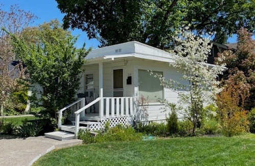 Grants Pass Cottage | Cozy 1-bedroom Cottage in tranquil Grants Pass