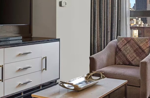 Union Square Apartment | Cozy 1-bedroom hotel suites in serene San Francisco.