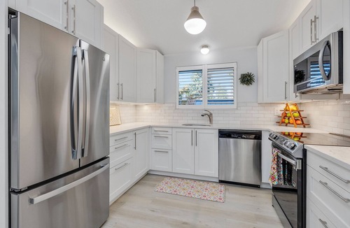 Canby House | Cozy 1-bedroom townhome in awesome Canby with King bed