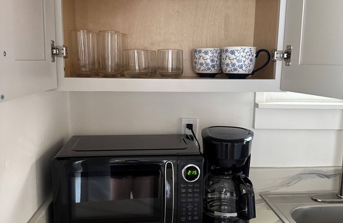 Bishop House | Cozy 1-bedroom townhome in lovely Bishop with AC
