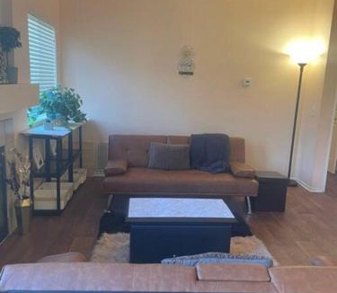Victorville House | Cozy! 1 hr from LA - 2 hr from Las Vegas!