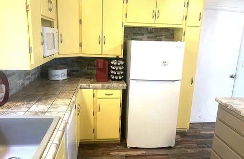 Bicknell Cottage | Cozy 1950s Vintage Cottage on Main near Capitol Reef