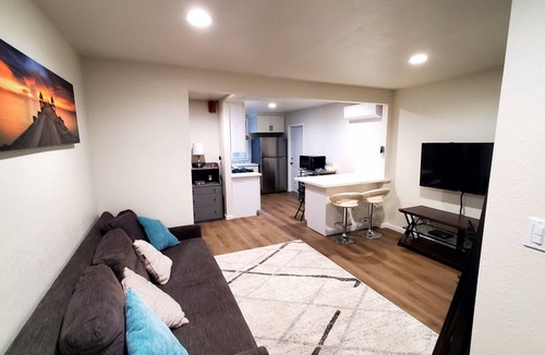 Concord House | Cozy 2 bdr unit in the center of East bay
