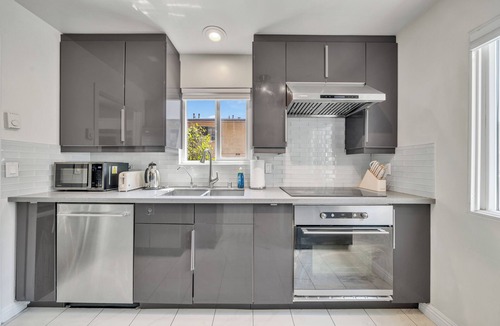 Arcadia Condo | Cozy 2-bedroom condo｜Garden Retreat on Arcadia Ave｜Flex-Lease for Family #42408