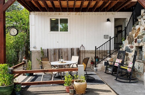 Redding House | Cozy 2-bedroom house in tranquil Redding with AC