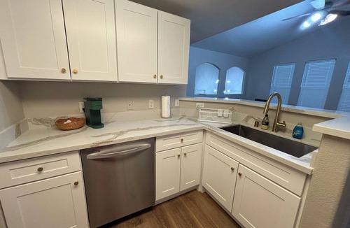 Spring Valley Condo | Cozy 2-Bedroom Upgraded Vegas Condo Oasis Pool, Spa & Gym