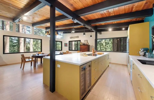 Camp Meeker House | Cozy 2-BR Stay w/PVT Decks & Scenic Forest Views