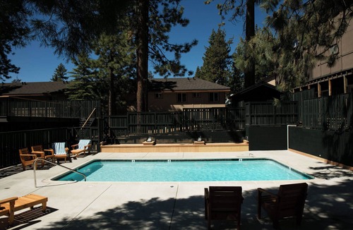 Lakeside Park Hotel | Cozy 2BR Family Room w/Bunk Beds Steps from Ski Slopes & Winter Activities