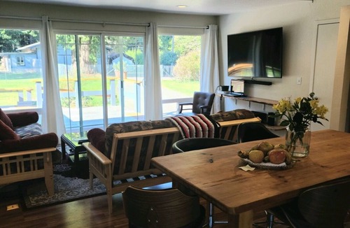 Crescent City Cabin | Cozy 3 bedroom cabin