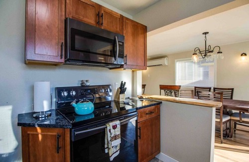 Friendly House | Cozy 3-Bedroom Home with EV 240Vcharger