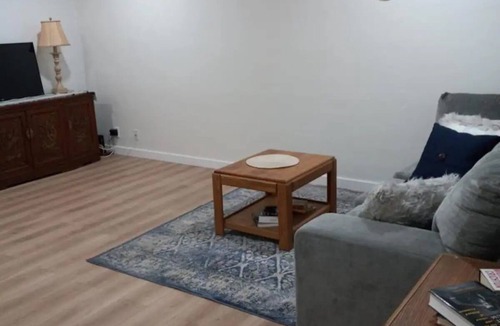 Rialto House | Cozy 3 bedroom house in Rialto