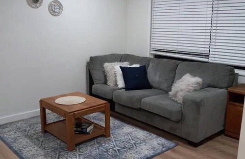 Rialto House | Cozy 3 bedroom house in Rialto