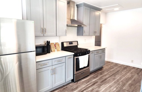 North Tustin House | Cozy 3 Bedroom House with a View near Disneyland, Freeway, Airport