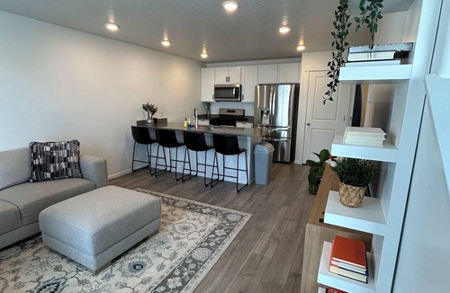 Lehi House | Cozy 3-bedroom townhome in peaceful Saratoga Springs.