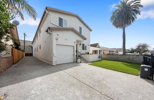 Los Angeles Condo | Cozy 5-Bedroom Los Angeles Home w/Private Master Suite