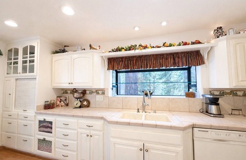 Stateline House | Cozy 5 BR Home, Close to Heavenly, Mountain Bike Trails, & Downtown (SL371)