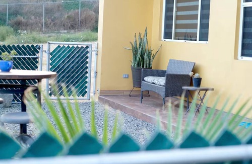 San Antonio de las Minas Apartment | Cozy and pet friendly Studio! Mountains view, gated patio!