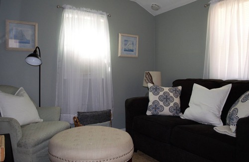 Glendora Apartment | Cozy apartment located walking distance from beautiful downtown Glendora, CA.