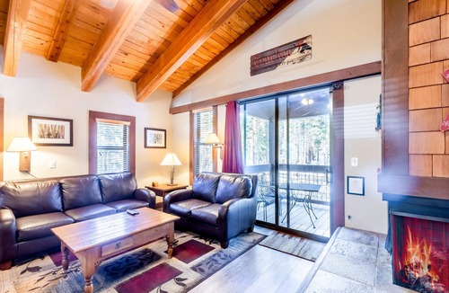 Truckee Condo | Cozy Aspen Grove 2 bed 2 bath by RedAwning Save 10% on 3 Nights, 15% on 5 Nights!
