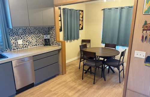 Tierra Del Mar House | Cozy beach retreat 2-Minute Walk to beach. Gameroom, fire pit hot tub!