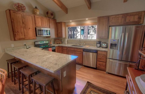 Incline Village House | Cozy Bear Lodge by Lake Tahoe Accommodations