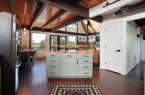 Prescott Heights Cabin | Cozy Boulder Cabin Close to downtown Hot Tub BBQ Grill Firepit