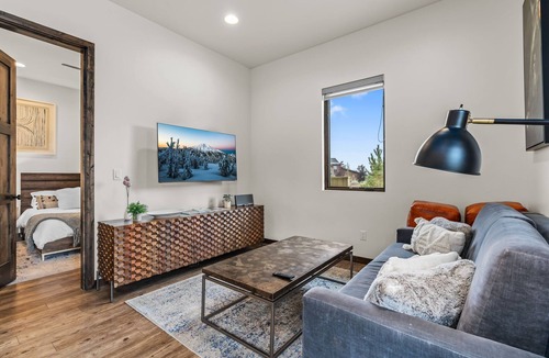 Powell Butte House | Cozy Brasada Casita | Private Entrance