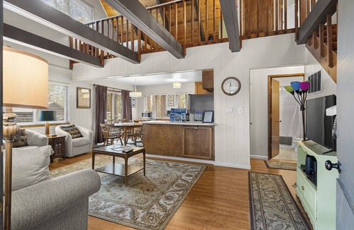 Country Club Estates House | Cozy Cabin 4 Bedroom Home by RedAwning