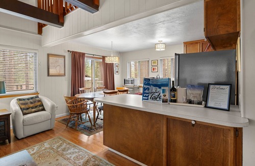 Country Club Estates House | Cozy Cabin 4 Bedroom Home by RedAwning