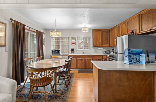 Country Club Estates House | Cozy Cabin 4 Bedroom Home by RedAwning