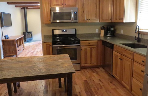 Trinity Center Apartment | Cozy Cabin Feel, Fully Renovated, Near Marina/Lake, Store, Restaurant, Trails