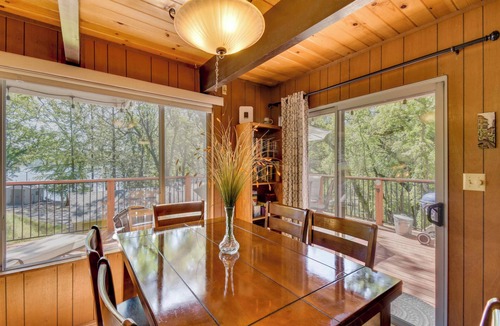 Groveland Cottage | Cozy Cabin on the Cove, Large Deck & Private Dock