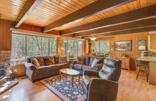 Groveland Cottage | Cozy Cabin on the Cove, Large Deck & Private Dock