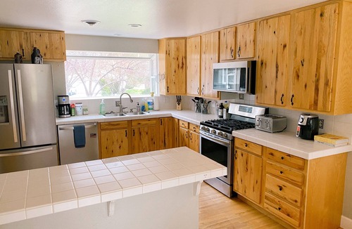 Old Farm District House | Cozy Canterbury | Dog-friendly oasis in Bend