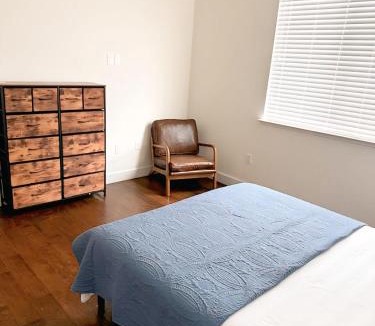 Newark Apartment | Cozy Charm Newark Retreat with Free Wifi and AC