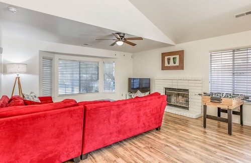 Merced House | Cozy&Cheerful 4BR Home with Pool | Close to Yosemite