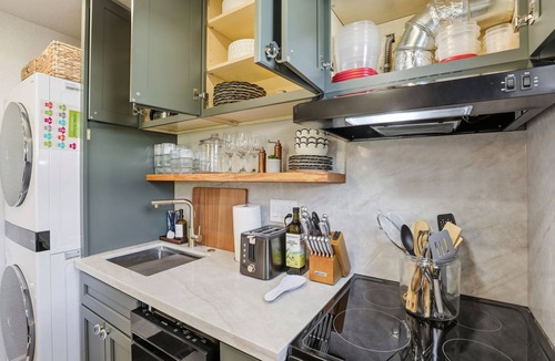 Represa House | Cozy & Comfy! 2-bedroom duet beautiful Folsom with AC, King Beds, Washer/Dryer
